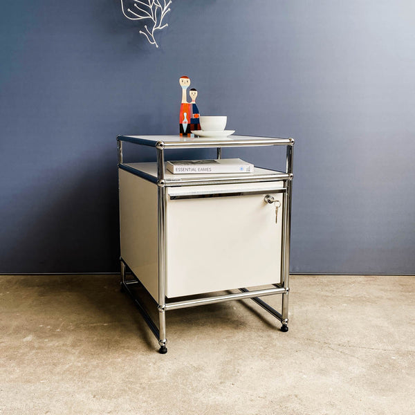 USM Haller - Nachtschränkchen - weiß