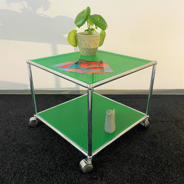 USM Haller - Beistelltisch - grün perforiert