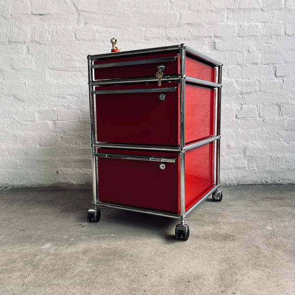 USM Haller - Rollcontainer - rubinrot - gebrauchter TOP Zustand