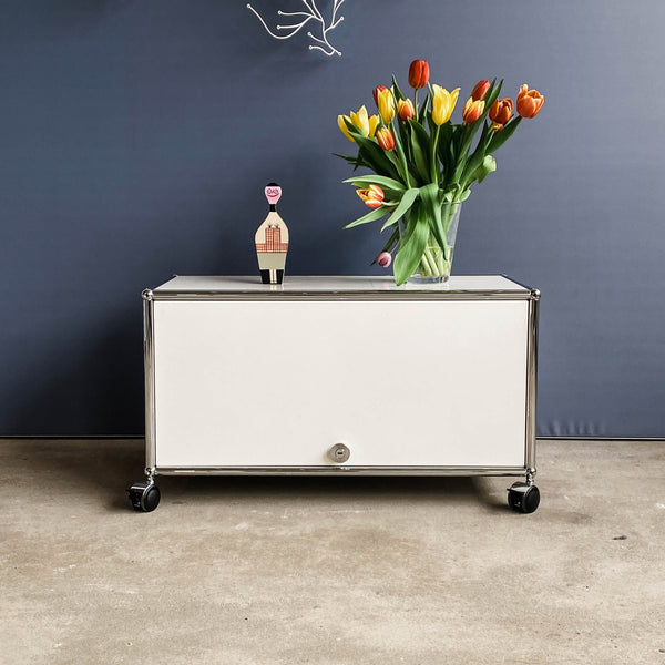 USM Haller - Lowboard - weiß