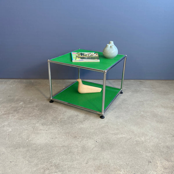 USM Haller Beistelltisch grün perforiert