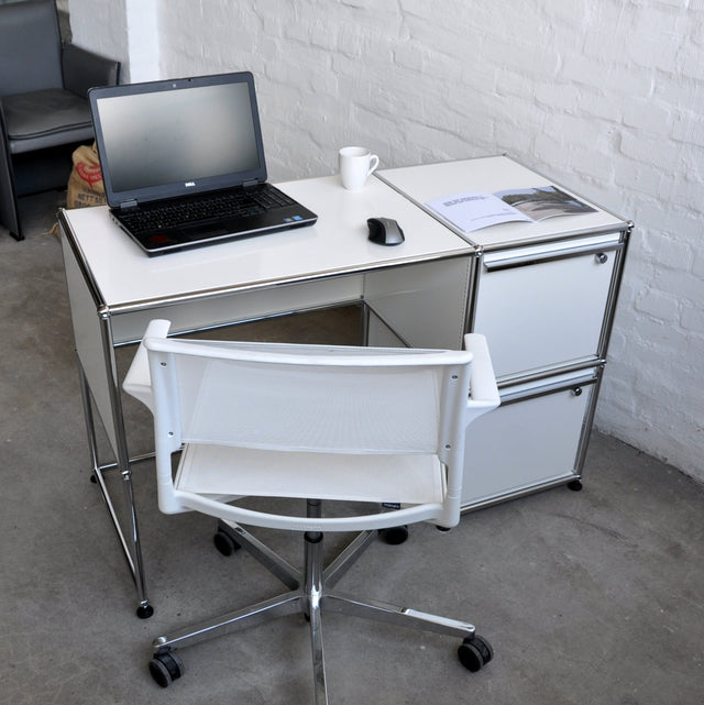 USM Haller Schreibtisch mit Stuhl
