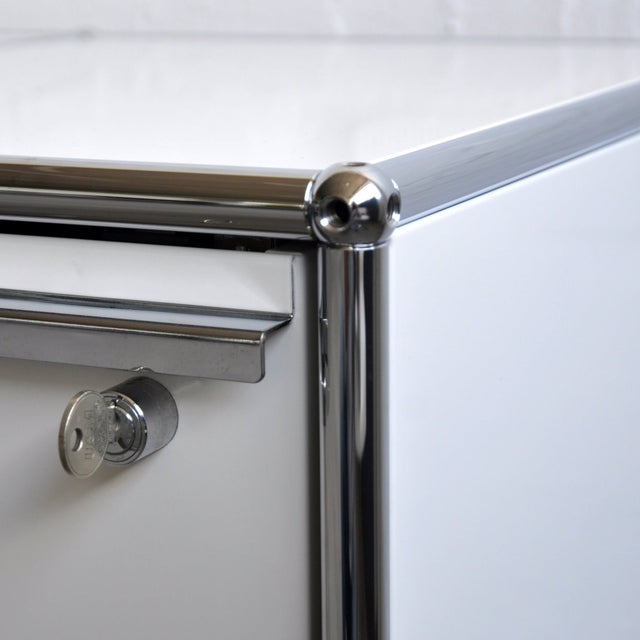 USM Haller Schreibtisch Schloss