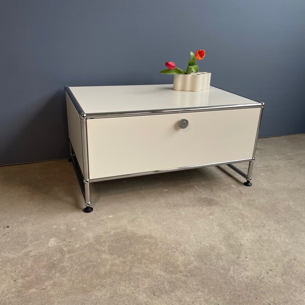 USM Haller - Lowboard - weiß