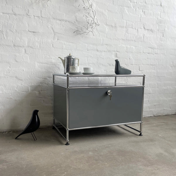 USM Haller - Lowboard - mittelgrau