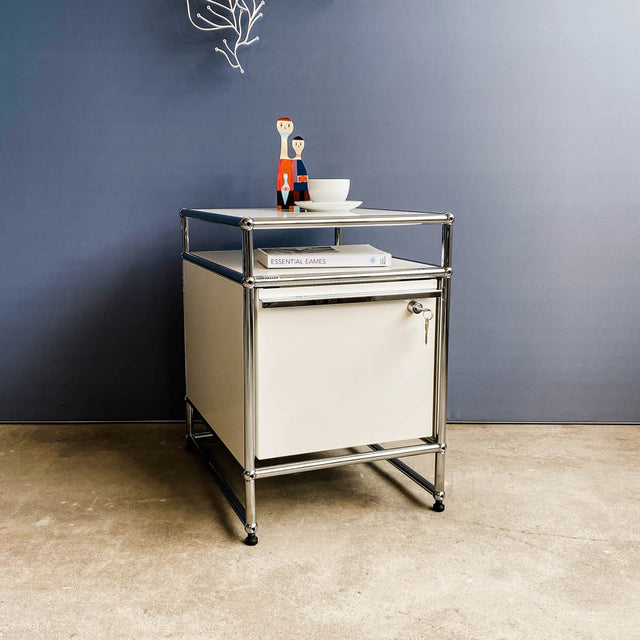 USM Haller - Nachtschränkchen - weiß