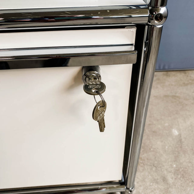 USM Haller - Nachtschränkchen - weiß