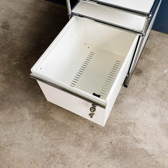 USM Haller - Nachtschränkchen - weiß