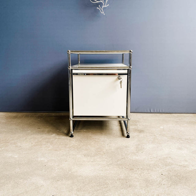 USM Haller - Nachtschränkchen - weiß