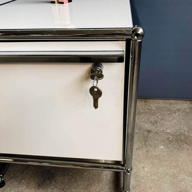 USM Haller - Lowboard - weiß