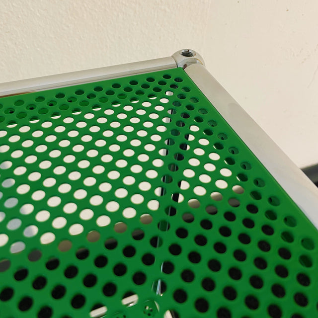 USM Haller - Beistelltisch - grün perforiert