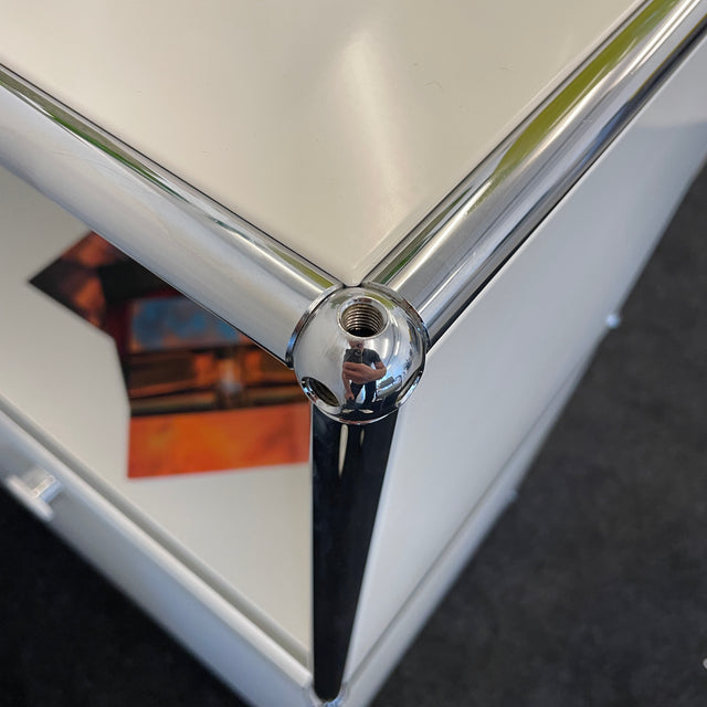 USM Haller Regal - weiß - Klapptür - gebrauchte TOP Qualität