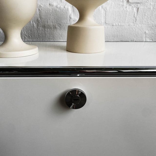 USM Haller - Lowboard - weiß