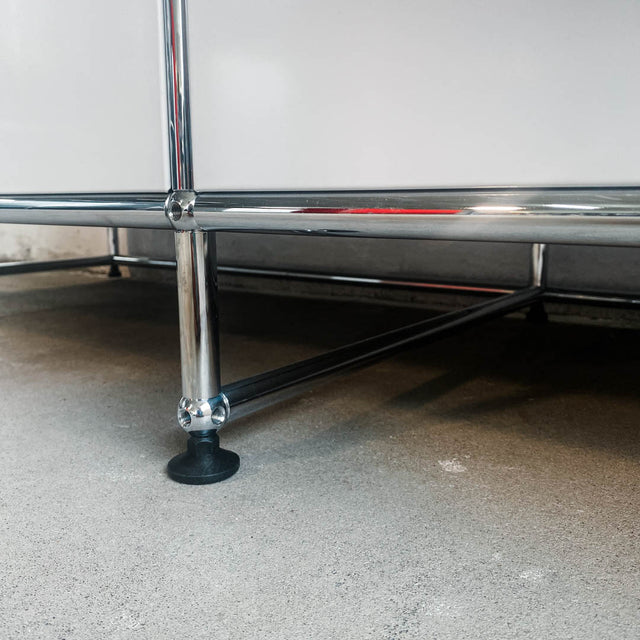 USM Haller - Lowboard - lichtgrau