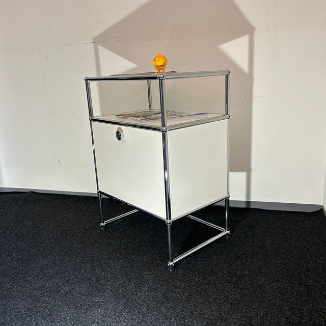 USM Haller - Nachtschränkchen - weiß