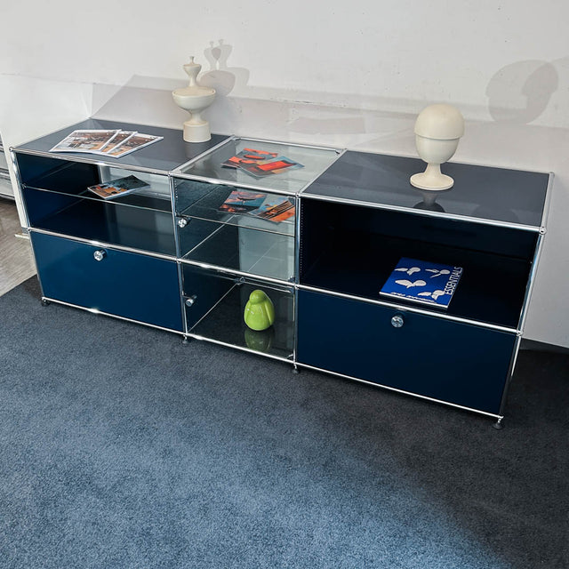 USM Haller - Sideboard/Vitrine - stahlblau