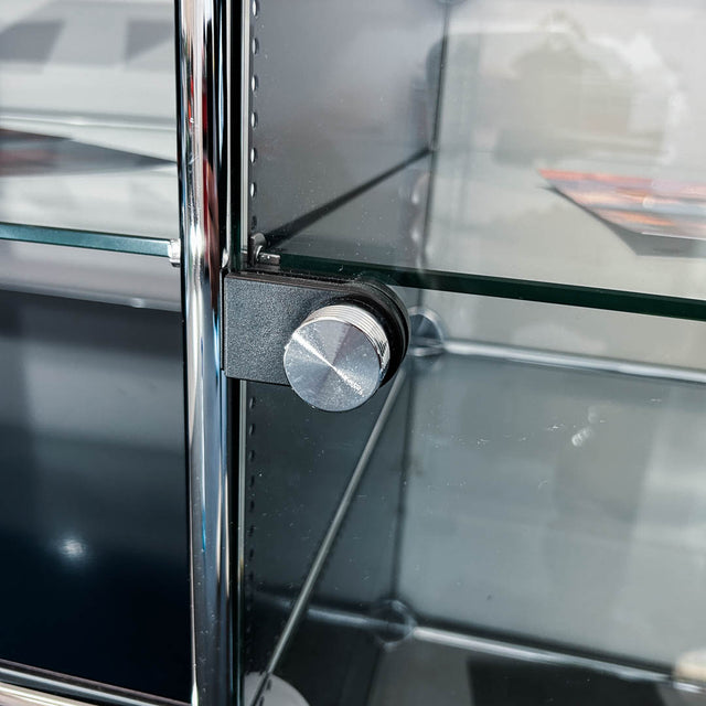 USM Haller - Sideboard/Vitrine - stahlblau