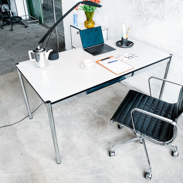 USM Haller - Tisch - perlgrau alumatt - 150 x 80 cm - guter gebrauchter Zustand