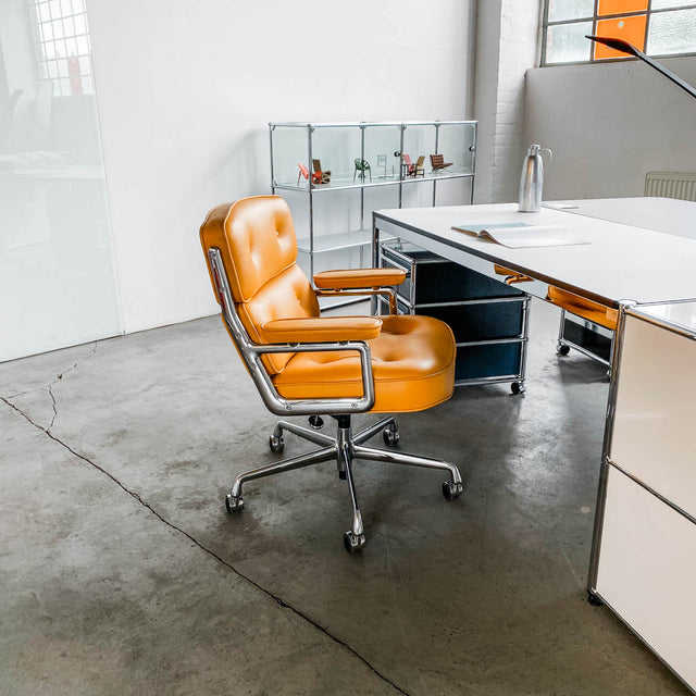 Vitra - Eames Lobby Chair ES 104 - Curry