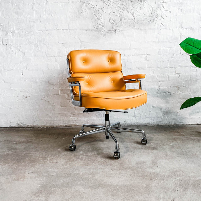 Vitra - Eames Lobby Chair ES 104 - Curry
