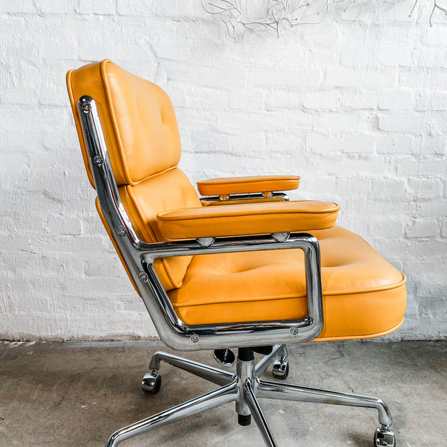 Vitra - Eames Lobby Chair ES 104 - Curry