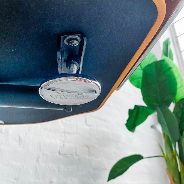 Vitra - Eames Lobby Chair ES 104 - Curry