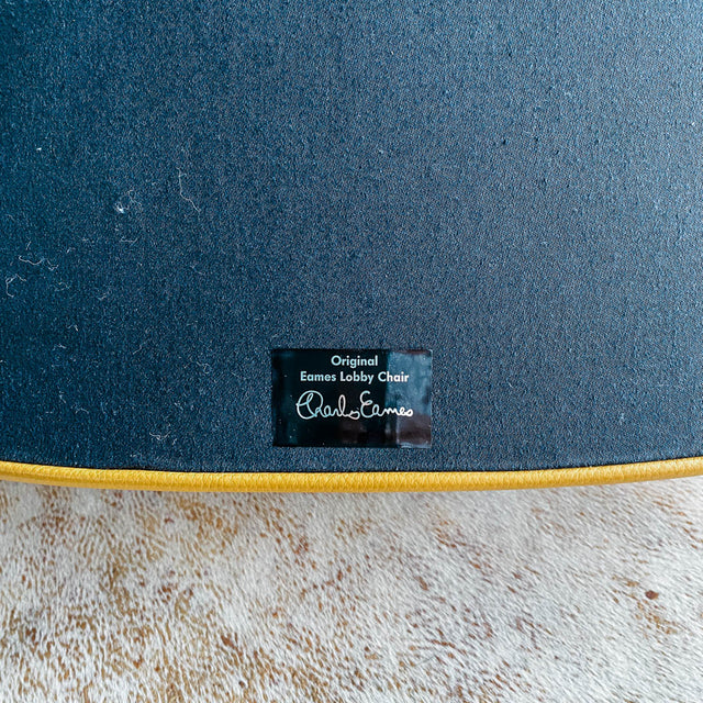 Vitra - Eames Lobby Chair ES 104 - Curry
