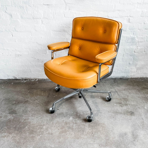 Vitra - Eames Lobby Chair ES 104 - Curry