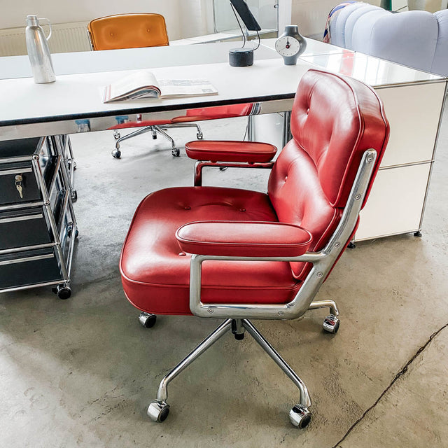 Vitra - Eames Lobby Chair ES 104 - Red Stone