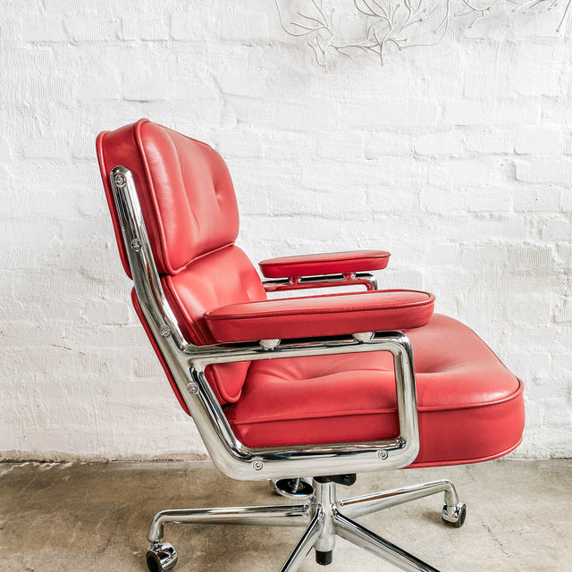 Vitra - Eames Lobby Chair ES 104 - Red Stone