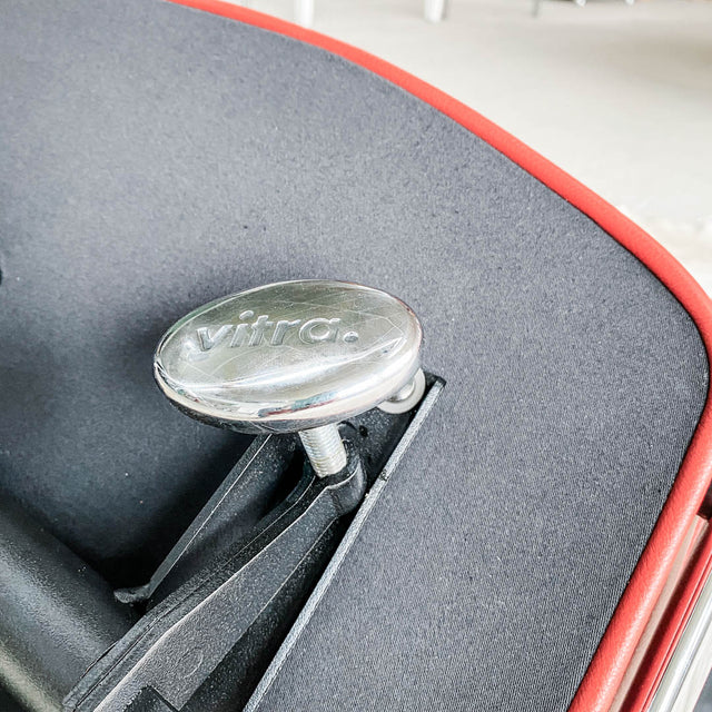Vitra - Eames Lobby Chair ES 104 - Red Stone