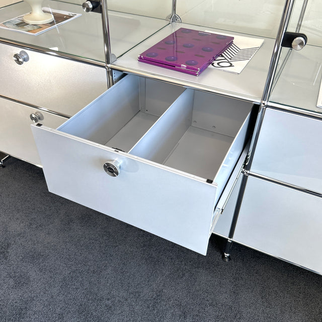 USM Haller - Sideboard/Vitrine - mattsilber - gebrauchter TOP Zustand