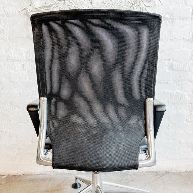 Vitra - Meda Chair - Konferenzsessel - schwarz