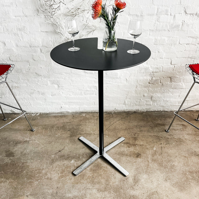 Wilkahn - Aline - Stehtisch - Schwarz - Verchromt