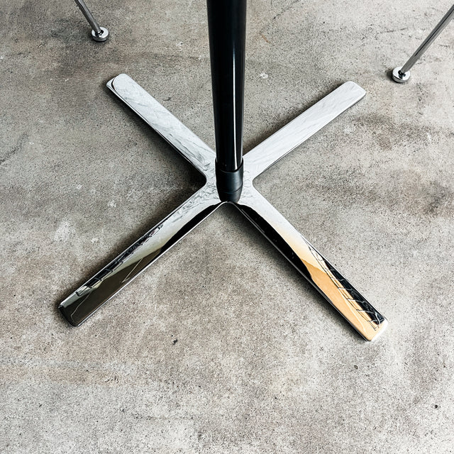 Wilkahn - Aline - Stehtisch - Schwarz - Verchromt