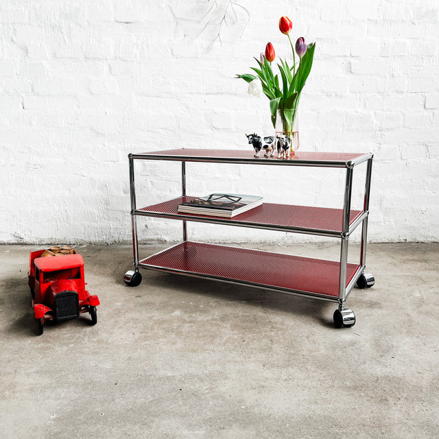 USM Haller - Beistellrollwagen - Rot Perforiert - 3 Ebenen