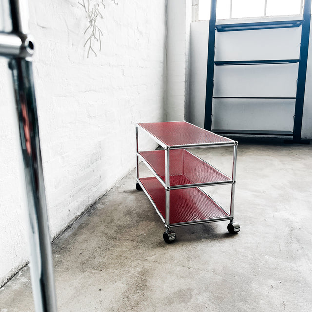 USM Haller - Beistellrollwagen - Rot Perforiert - 3 Ebenen