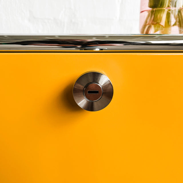 USM Haller - Highboard - Bunt - Weißer Korpus