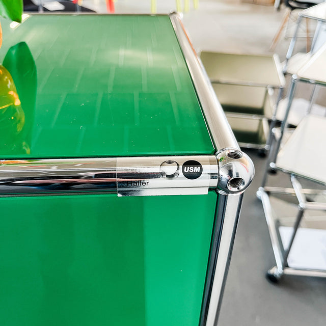 USM Haller - Theke - Grün - TOP gebrauchter Zustand - Unterlackiertes Glas