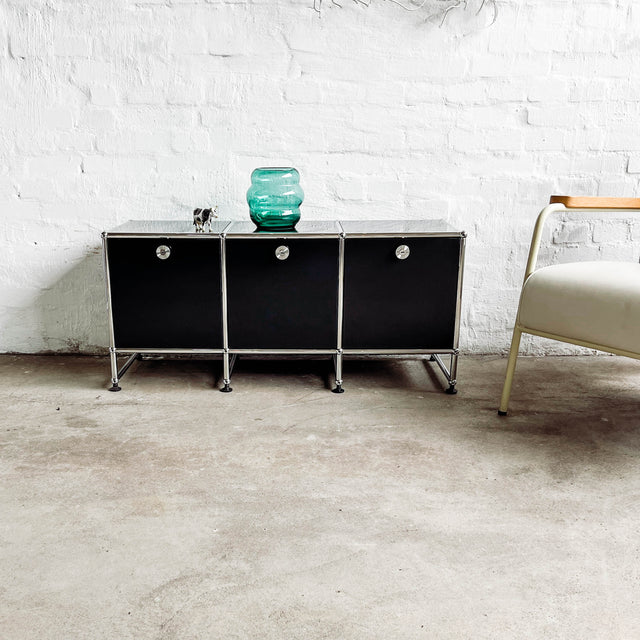 USM Haller - Lowboard - Schwarz - 10 cm Unterbau - Softclose