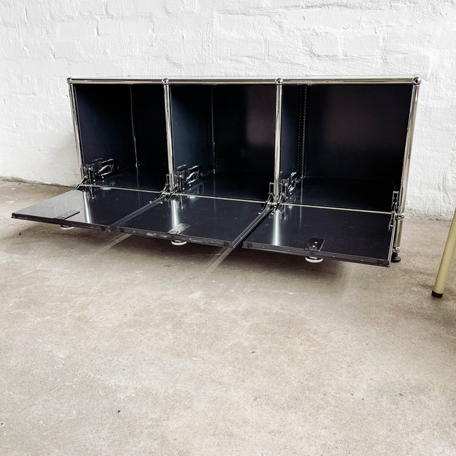 USM Haller - Lowboard - Schwarz - 10 cm Unterbau - Softclose