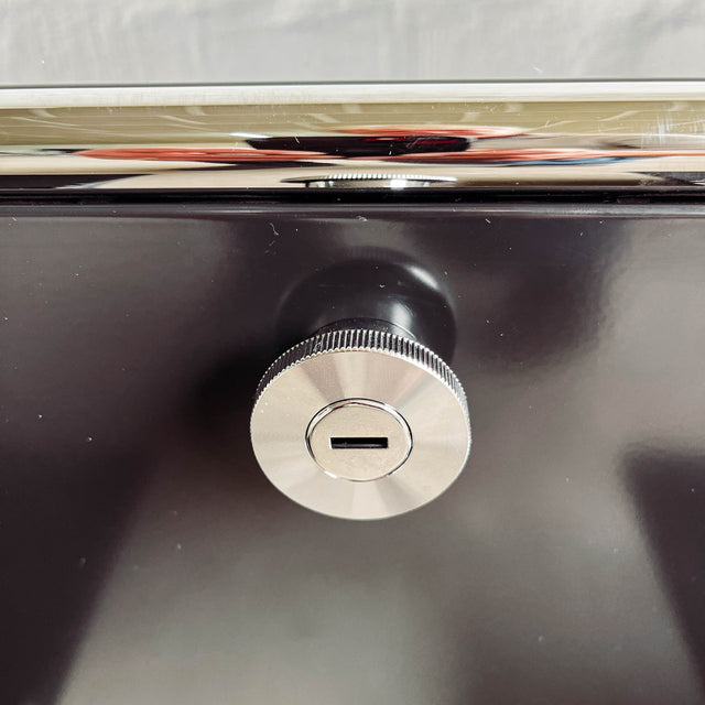 USM Haller - Lowboard - Schwarz - 10 cm Unterbau - Softclose