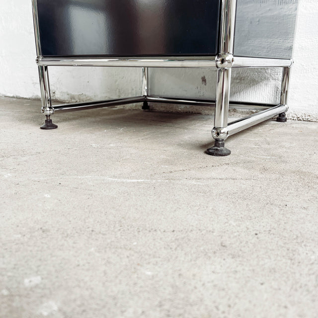 USM Haller - Highboard - Schwarz - 2 Klapptüren