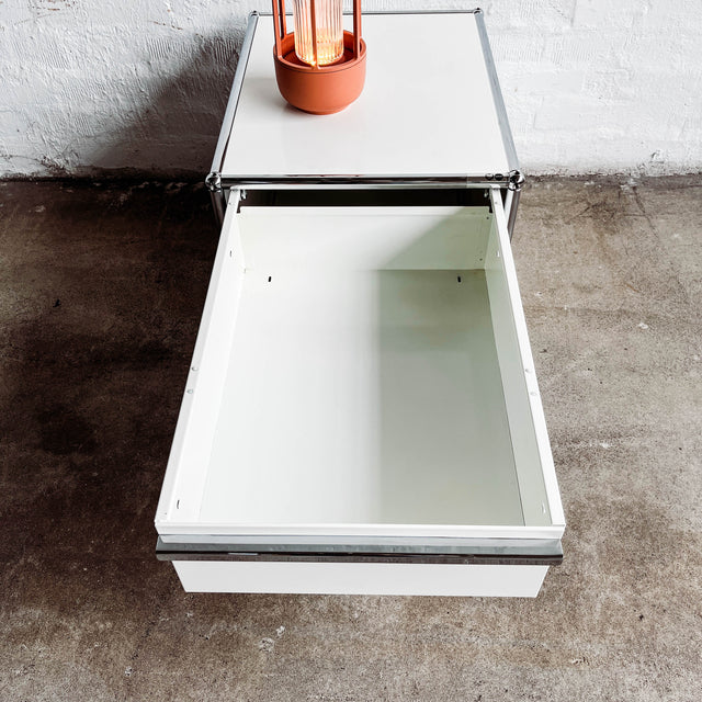 USM Haller - Nachttisch/Druckertisch - Weiß - gebrauchter TOP Zustand