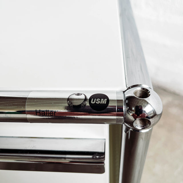 USM Haller - Nachttisch/Druckertisch - Weiß - gebrauchter TOP Zustand