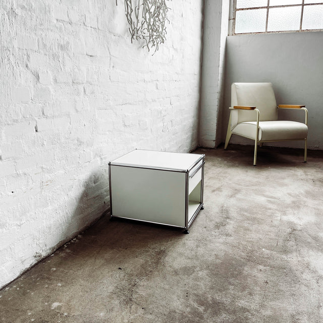 USM Haller - Nachttisch/Druckertisch - Weiß - gebrauchter TOP Zustand