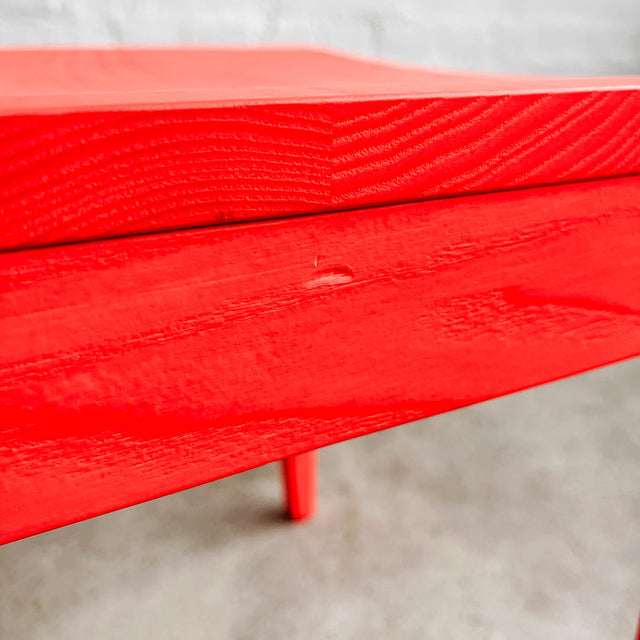 OUT - Schulz Stuhl - Leuchtrot