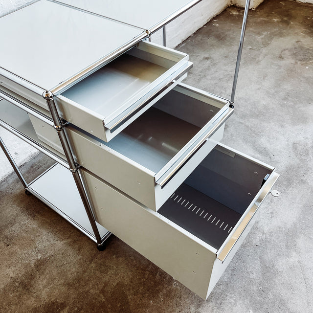 USM Haller - Sekretär - Schreibtisch - lichtgrau - gebrauchter TOP Zustand