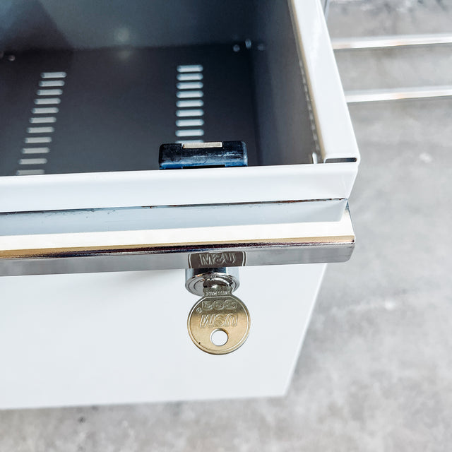 USM Haller - Sekretär - Schreibtisch - lichtgrau - gebrauchter TOP Zustand