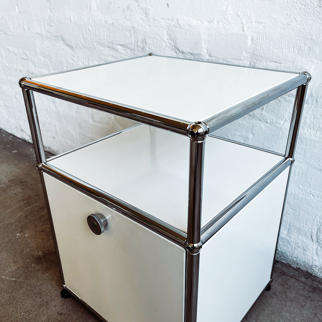 USM Haller - Nachtschränkchen - weiß - gebrauchter TOP Zustand